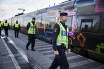 Flygtninge. På Hyllie station tjekkede svensk politi i november rejsendes papirer, da der blev indført midlertidigt grænsekontrol. 