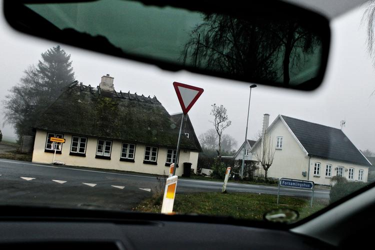 alternativ. Den alternative låneportal UdenomBanken låner penge ud til boligkøbere, som er blevet afvist af banken, selv om de har fine rådighedsbeløb. 