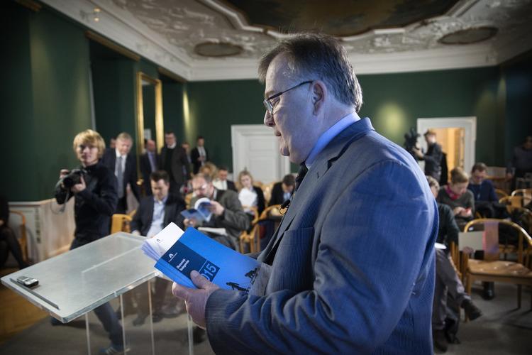 Økonomi. Finansminister Claus Hjort Frederiksen præsenterer økonomisk redegørelse. 