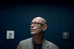 Billedkunstner. Michael Kvium er en overordentlig produktiv kunstner, der præsenterer sine værker i både ind- og udland. Lige nu er han aktuel med en udstilling i Helsingborg, og sidste år udstillede han sin 'Fools'-serie på ARoS i Aarhus, hvor dette foto er taget. 