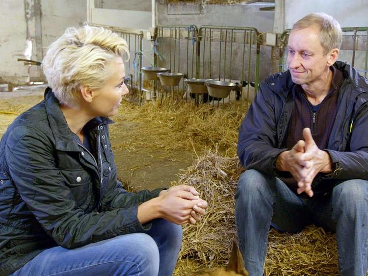 Stalden. Lene Beier i samtale med grådlabile Ole. Hun er den mest joviale tv-vært nærmest nogensinde. 