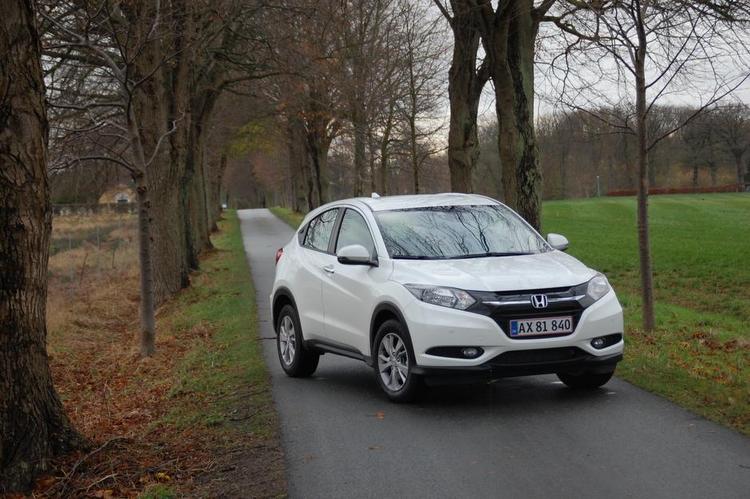 KONFORM. Honda HR-V adskiller sig ikke voldsomt i udseende fra de andre crossover-biler på markedet. 