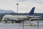 Efterladt. Tre Boeing 747-fly - også i folkemunde kaldet jumbojets - har i flere måneder stået på et parkeringsareal for fly i lufthavnen i Malaysias hovedstad, Kuala Lumpur. 