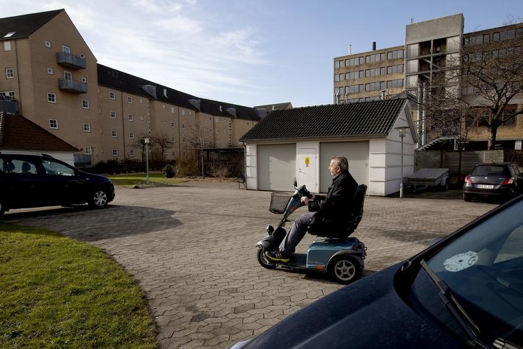 Finanslov. Også førtidspensionister, der har modtaget førtidspension før år 2003, ser nu ud til at blive omfattet af besparelserne på boligstøtte. 