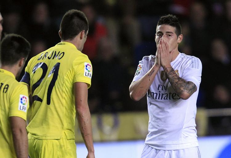 1-0. Real Madrids James Rodriguez (th) ærgrer sig over en brændt chance i nederlaget til Villarreal. 