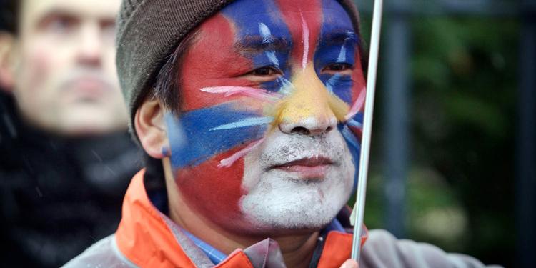 Tibet Ifølge embedsmand i Udenrigsministeriet spurgte han kun ind til eventuelle Tibet-demonstrationer ud fra venlig deltagelse. 