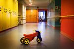 Forsikring. Alt efter dækning, er forældre forsikret for mellem 50.000 og 300.000 kroner, når deres børn bliver alvorligt syge. 