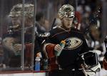 redningsprocent. Frederik Andersen imponerede med en stribe flotte redninger for Anaheim Ducks, men danskeren måtte gå fra banen som taber mod Vancouver Canucks og Jannik Hansen. 