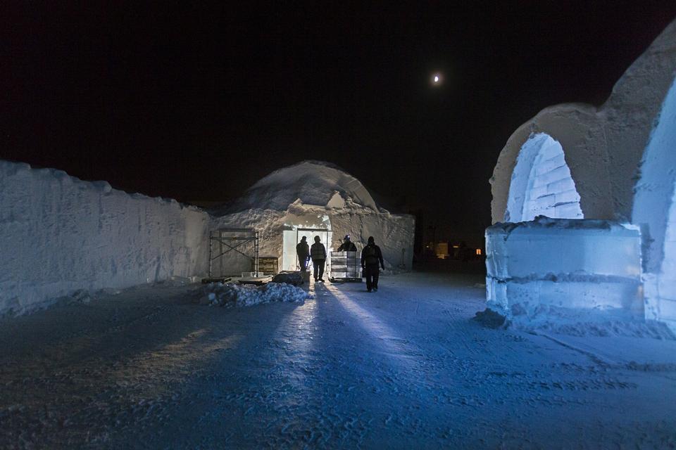 ARBEJDSOMT. Ice Hotel bygges op fra grunden hvert år. 