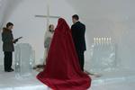 VIELSE. 25. december åbner den kirke, der ligger ved Ice Hotel. Den tiltrækker masser af brudepar hvert år. 