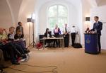 Møgsager. Skatteminister Karsten Lauritzen (V) fremlagde så sent som i september sin kriseplan for Skats mange møgsager. Planen omfatter ikke selve skattekontrollen, der nu giver ministeren nye udfordringer. 