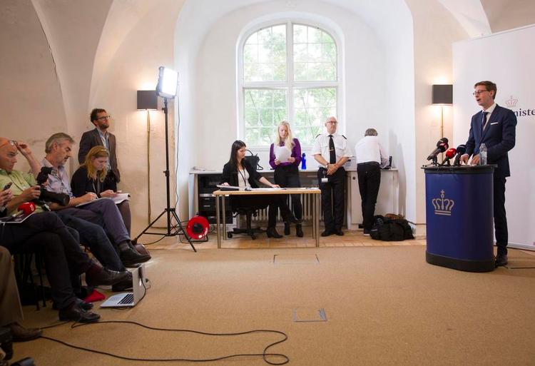 Møgsager. Skatteminister Karsten Lauritzen (V) fremlagde så sent som i september sin kriseplan for Skats mange møgsager. Planen omfatter ikke selve skattekontrollen, der nu giver ministeren nye udfordringer. 