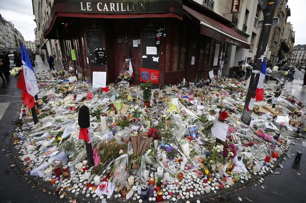 Her er det Le Carillon fotograferet seks dage det blodigste terrorangreb i Paris' historie. 