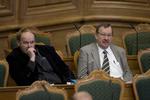AFTALE. På samrådet om boligydelsen tirsdag aften, var der lidt forvirring hos Dansk Folkeparti og Venstre om, hvad de faktisk havde aftalt. Tv. er det Dansk Folkepartis ordfører, Bent Bøgsted (arkivfoto). 