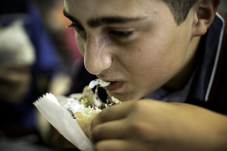 FRÅD. Der er blandt andet shawarma fra Nørrebro-mestrene i shawarma, Kösem, til gadefesten på Nørrebrogade fredag. 