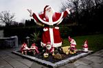 JUL. Julemanden Henrik Jacobsens bedste køb er et julebælte, som giver ham »street credit« fra de andre julemænd. 
