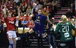 Enmandshær. Cristina Neagu scorede 15 af Rumænien 31 mål og danskerne havde ingen midler, der kunne stoppe kreatøren og klasseafslutteren. 
