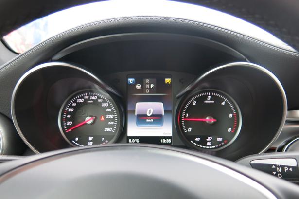 INFO. Instrumterne er tydelige og rummer alle nødvendige oplysninger 