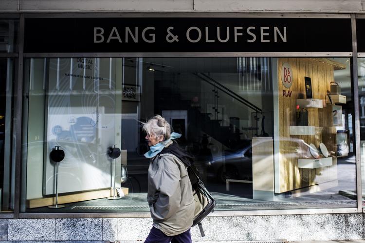 salg? Bang &amp; Olufsen har længe kæmpet med økonomiske problemer, og i sidste måned meddelte ledelsen, at den har modtaget henvendelse om salg af virksomheden. 