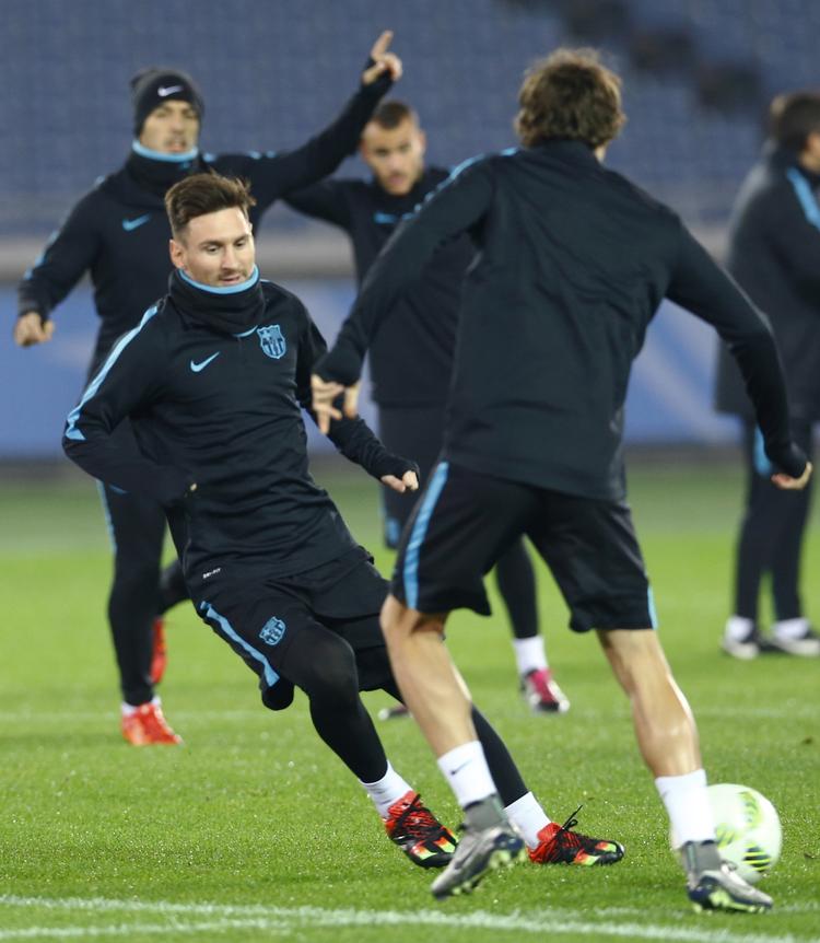 Messi. Argentineren kan have rejst de tusindvis af kilometer fra Spanien til Japan uden at komme i kamp. 