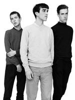 bevægelse. Lust For Youth har bevæget sig fra dyster melankoli til et mere synthpoppet udtryk. 