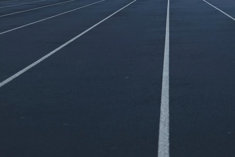 400m. Det er enkelt at løbe på bane. Intet forstyrrer. 