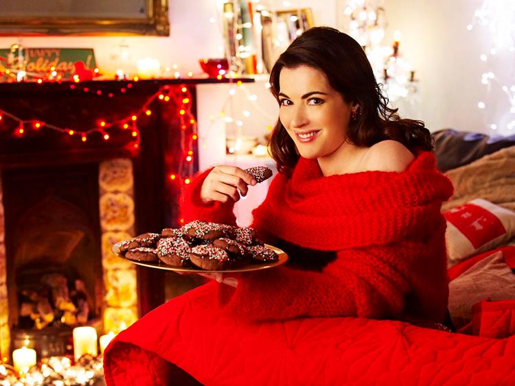 Madglad. Nigella Lawson er larger than life - og julesulten som en ulv. 