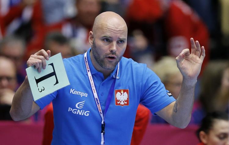 Vred. Kim Rasmussen polske kvinder skal søndag spille om VM-bronze. 