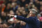 Hyret. Hiddink har massiv rutine fra adskillige landstrænerjob samt klubansættelser i bl.a. Real Madrid, Valencia og PSV. 