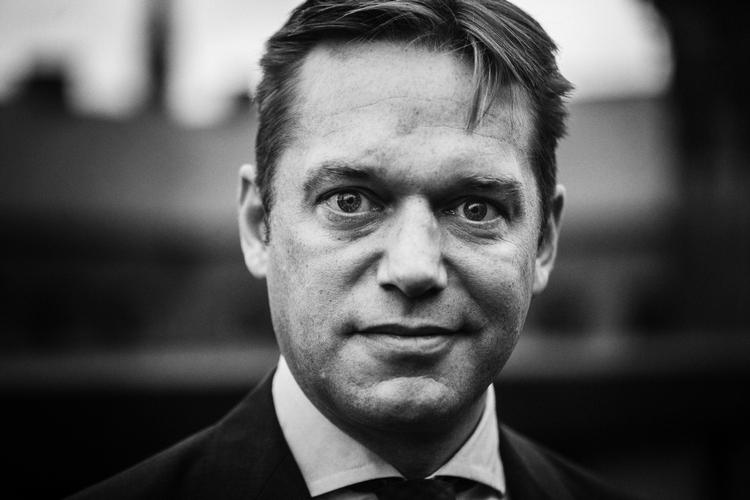 Svada. »Beslutningen siger mere om Rohde, end den siger om Venstres udlændingepolitik. For der er ikke noget nyt i den. Det er den stramme udlændingepolitik, Venstre gik til valg på, og det er en udlændingepolitik, Venstre har kørt i mange år«, siger Marcus Knuth. 