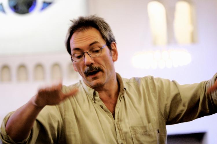 Tradition. Dirigent Morten Schuldt-Jensen står vanen tro i front for Sokkelund Sangkor, der opfører Bach hver andet år i Garninsonskirken. Arkivfoto: Miriam Dalsgaard 