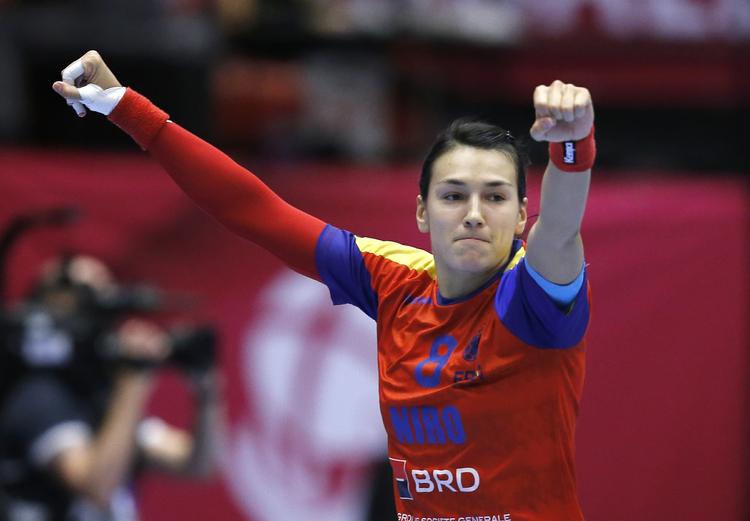 Målmaskine. Med sin overbevisende indsats i Danmark bejler Cristina Neagu for anden gang i karrieren til titlen som IHF World Player of the Year. Hun vandt også i 2010. 