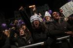 Jubel. Især for Podemos var valget en triumf. Lederen af det nye parti, Pablo Iglesias, talte på valgdagen om, at Spanien nu går igennem sin anden »transformationt« med henvisning til den historiske periode efter diktatoren Francos død i 1975, da landet vendte tilbage til demokratiet. 