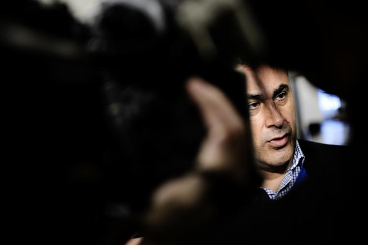 Mindretal. De konservative vil undlade at stemme mandag eftermiddag, når et lovforslag fra SF fremlægges i folketingssalen. Dermed vil regeringen komme i mindretal. 