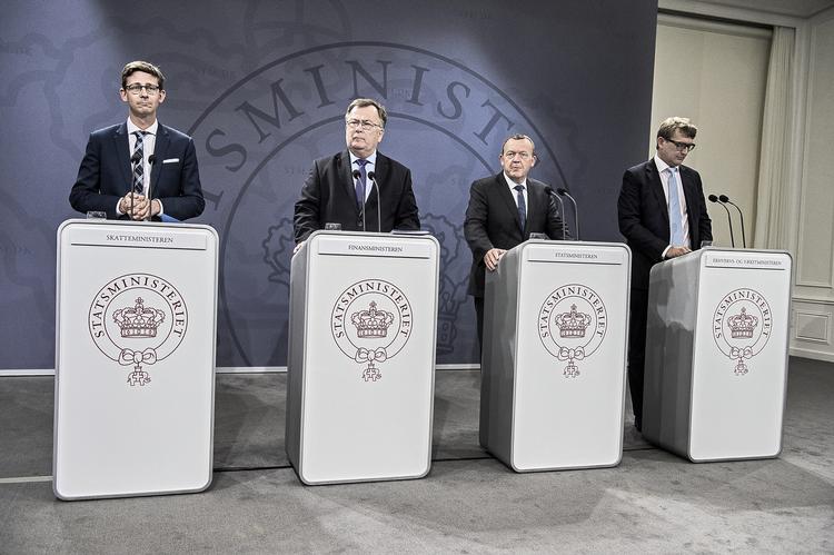 Udflytning. Hvordan har regeringen håndteret udflytningen af de statslige arbejdspladser? Se denne tidslinje. 