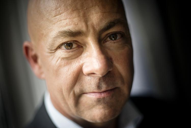 Vurdering. »Vi er ikke ansat som vurderingsmænd. Du skal ikke spørge mig, om jeg kan se forskel på, om en ring koster 1000 eller 5000 kroner, for det kan jeg ikke, siger Claus Oxfeldt, formand for Politiforbundet. 