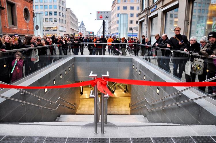 Indviet. Den nye trappe blev indviet i går. 