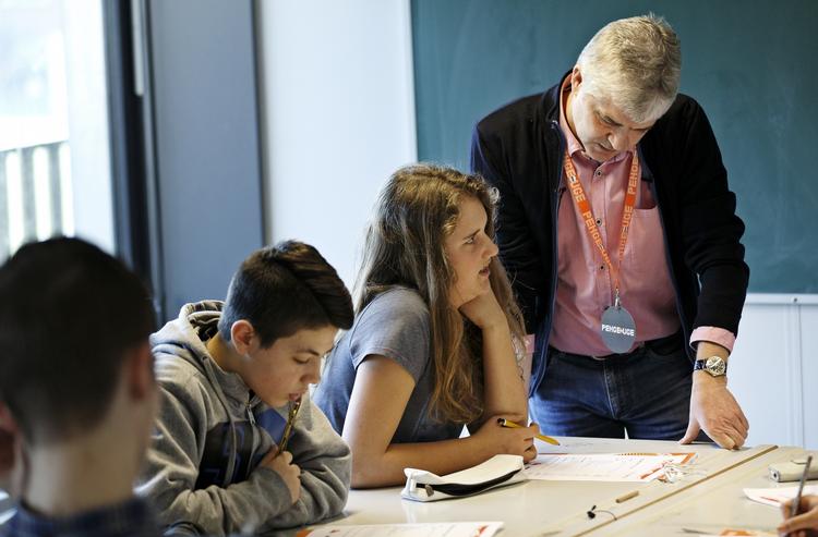 LÆREMANGEL. Folkeskolen har behov for flere lærere. Pædagoger og akademikere er ikke løsningen, lyder det fra lærerforeningen. 
