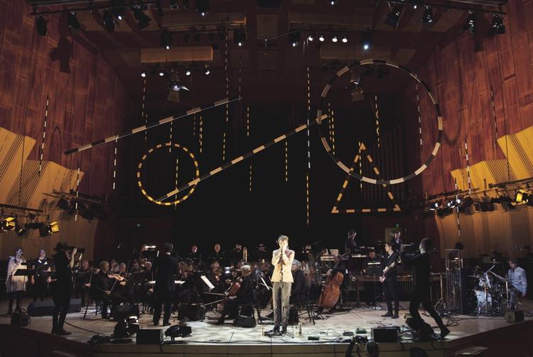 Samarbejde. Her ses Efterklang og CPH Phil på scenen under '60 Minutes...of Efterklang' i 2012. 