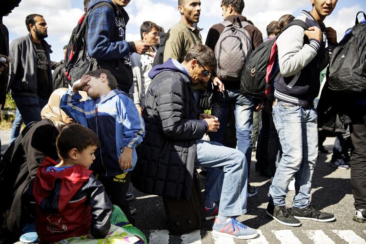 Asylstramninger. Regeringen vrøvler, når de sidestiller stramninger i udlændingeloven med reglerne for kontanthjælp, siger eksperter. 