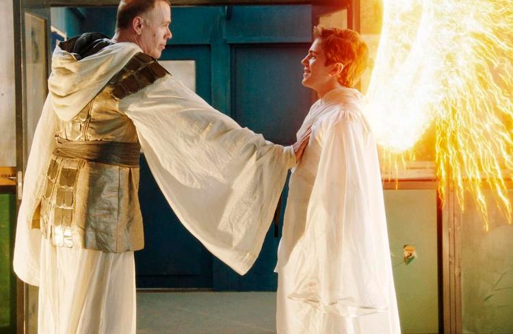 Dialekt. Selv om 'Juleønsket' er optaget og foregår i Nyborg på Fyn, taler hverken engle eller mennesker fynsk. Heller ikke i scenen, hvor den unge engel Rafi får sine vinger af ærkeenglen Zacharias. 