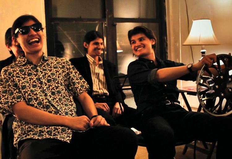 Indespærret. Låst inde i lejligheden i New York har familien Angulos børn henlevet det meste af deres barndom med at genopføre scener fra deres yndlingsfilm. 