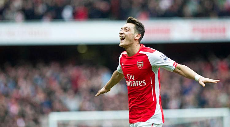 FLYVENDE. Tyske Mesut Özil harværet topholdet Arsenals helt store profil denne sæson, hvor han lægger op til talrige mål. 