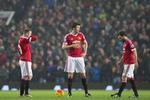 Sejrsløse. Ikke siden 2-1-sejren over Watford for over en måned siden, er der tikket 3 point ind på Manchester Uniteds konto. Wayne Rooney (tv), Michael Carrick (i midten) og Juan Mata (th) prøver igen i aften. Mod Chelsea. 