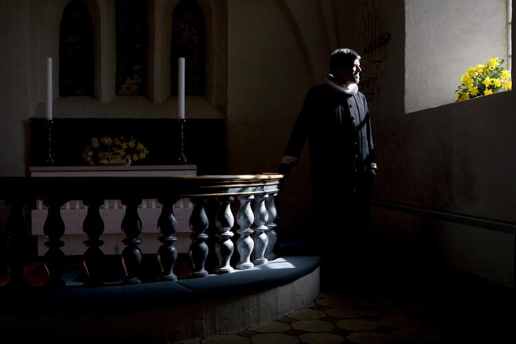 Både-og. »At takke Gud som skaberen er ikke et spørgsmål om at udelukke naturlige processer«, siger biskop i Roskilde Stift, Peter Fischer-Møller. 