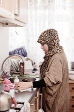 Budgetmad. Karama Al Okbe får sin kontanthjælp til at række til arabisk mad til seks personer hver måned. 