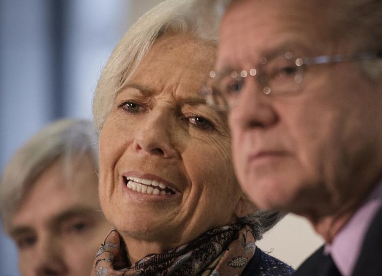 forbeholden. IMF's chef, Christine Lagarde, har ikke fundet anledning til at tage den optimistiske nytårstale frem. 