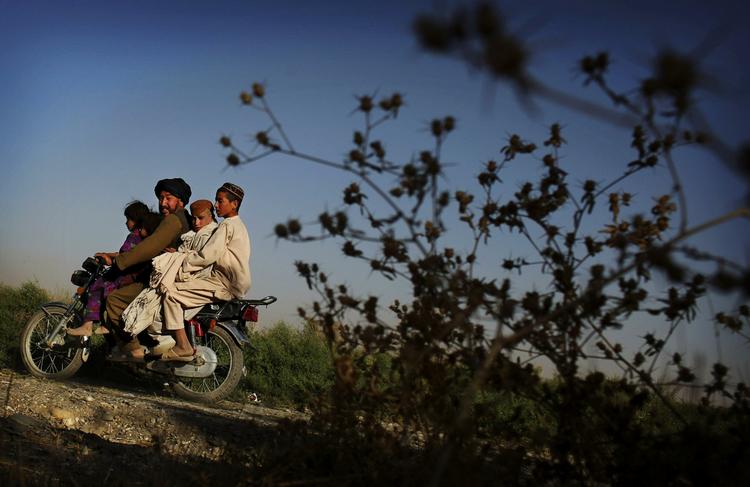 Øjenvidne. Beretningerne om to udstationeringer i Afghanistan er kompetent skrevet. Men alle detaljer er koden. Alle. 