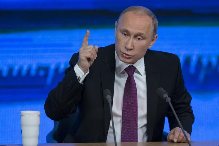 hardliner. Ruslands præsident, Vladimir Putin, har ført en hård linje modde vestlige firmaer, som følge af Krimkrisen, og det angives som en af hovedårsagerne til, at mange udlændinge er rejst hjem. 