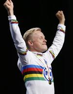 Triumf. Mads Würtz Schmidt leverede det helt store nummer i september, da han blev U23-verdensmester i enkeltstart. I fremtiden kan cykelunionens økonomiske problemer måske betyde færre midler til talentudvikling. 